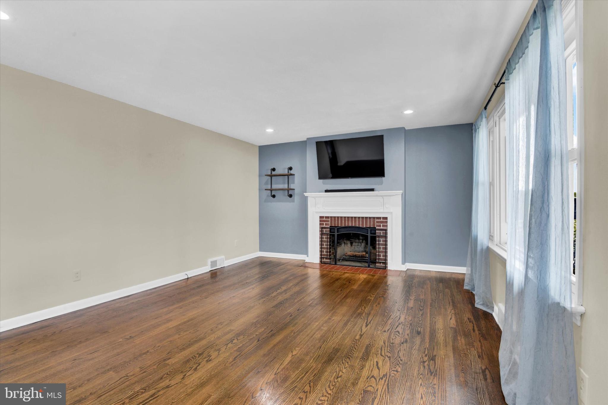 4530 Black Rock Road Hampstead, MD 21074 - Photo 11 of 23 Wood Burning FP