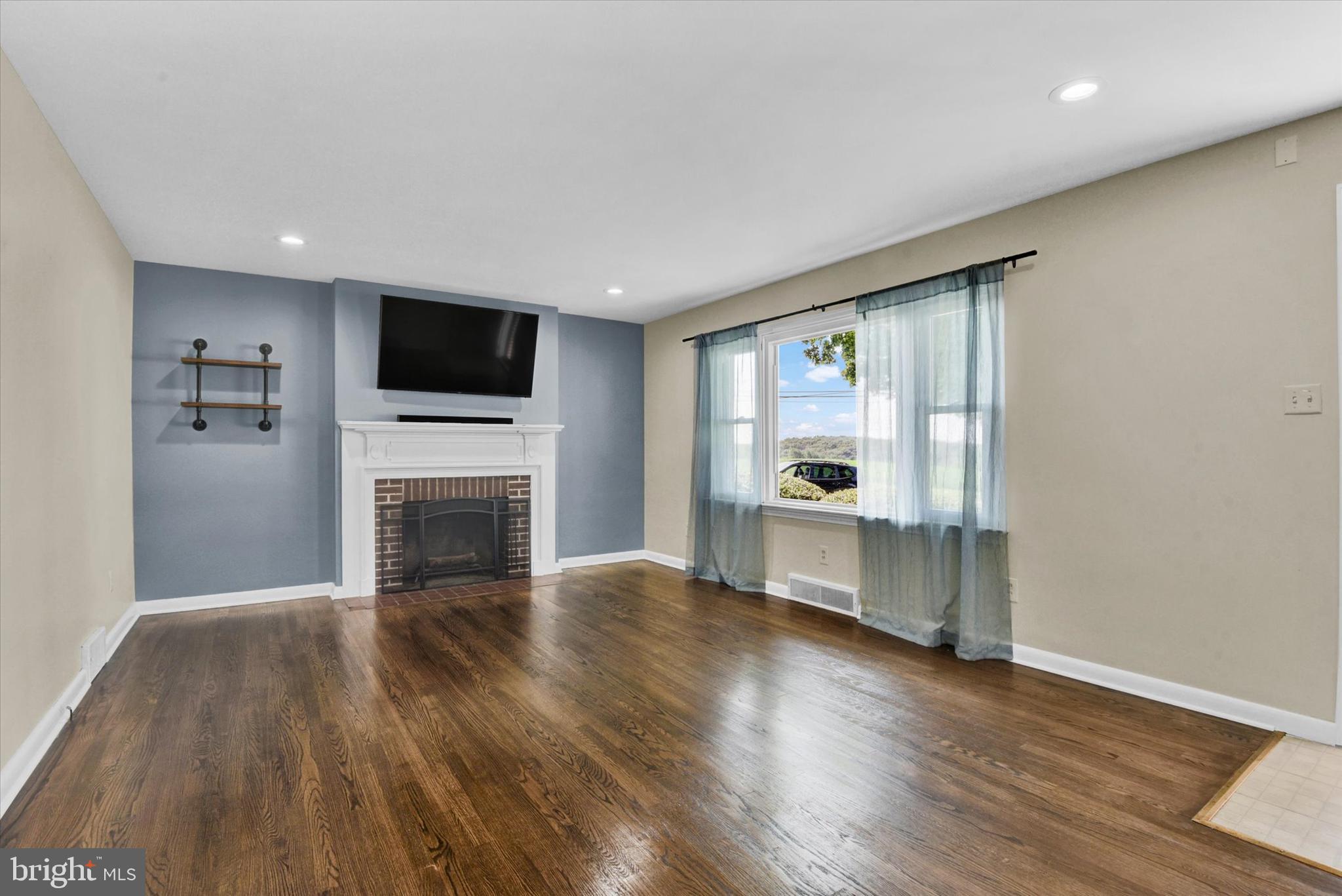4530 Black Rock Road Hampstead, MD 21074 - Photo 2 of 23 Family Room