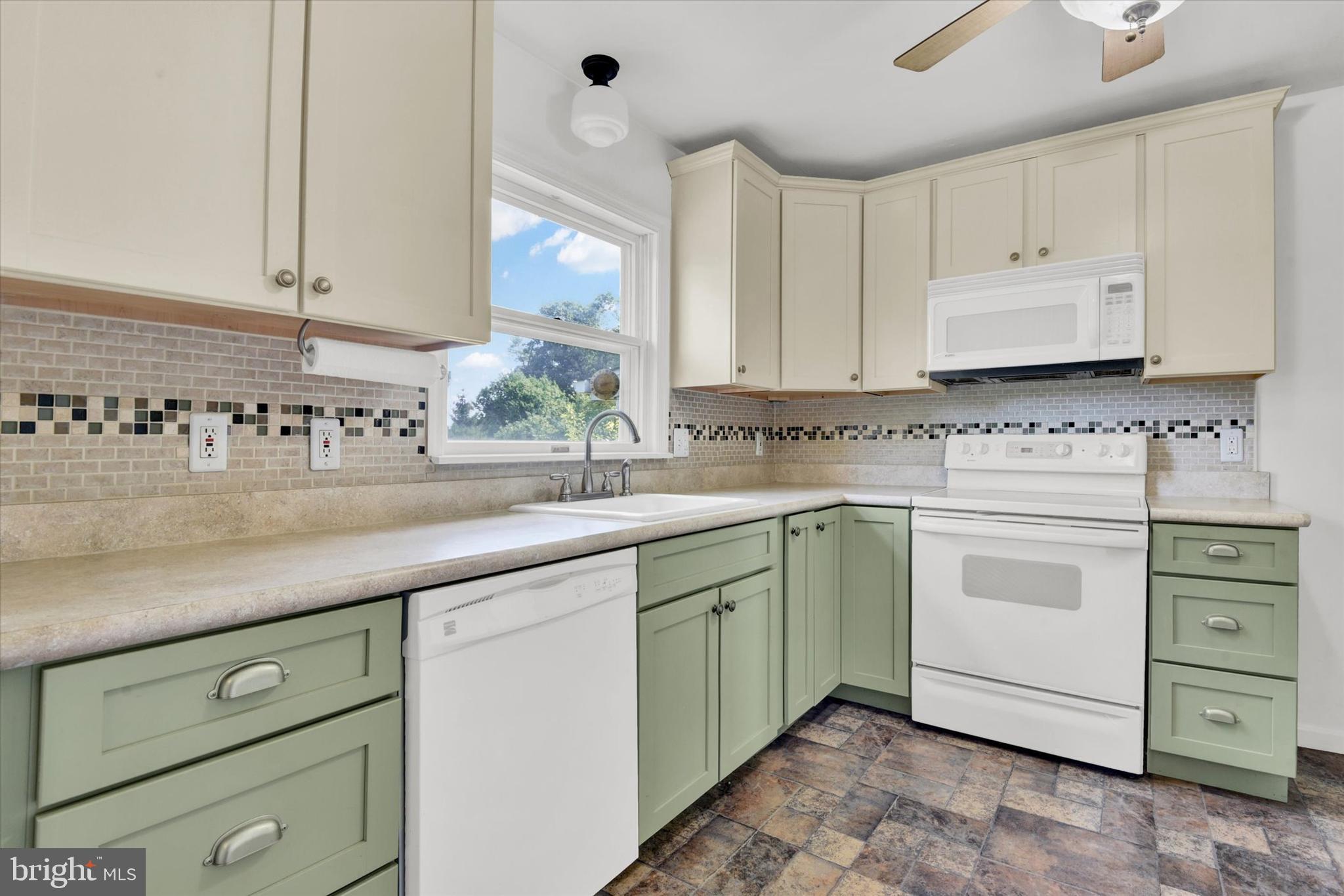 4530 Black Rock Road Hampstead, MD 21074 - Photo 3 of 23 Kitchen with Custom Cabinets