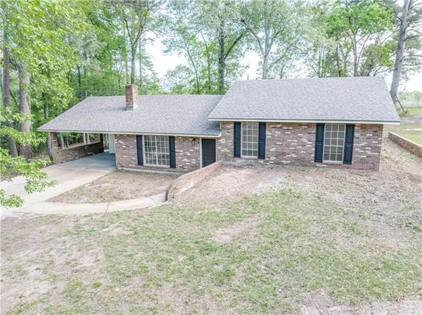 $251,900 | 8425 Fairway Drive, Pineville, LA 71360