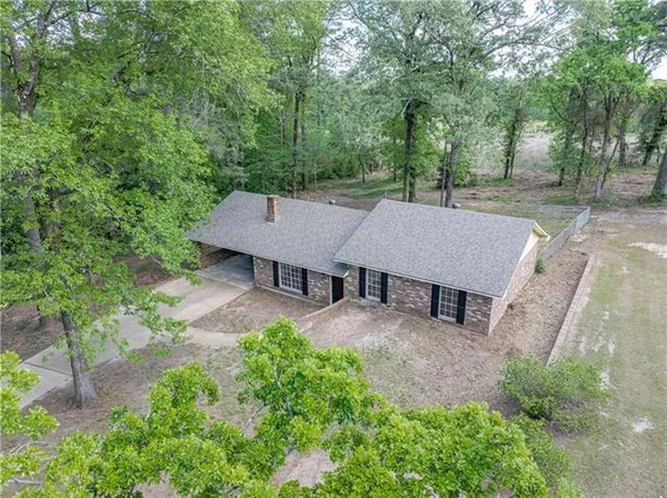 $251,900 | 8425 Fairway Drive, Pineville, LA 71360