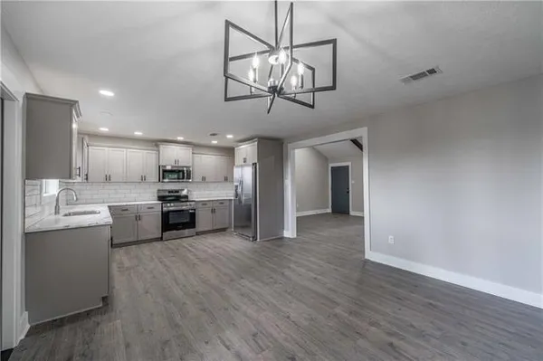 $251,900 | 8425 Fairway Drive, Pineville, LA 71360