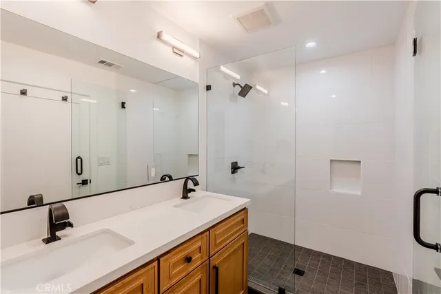 $2,000,000 | 5503 Adenmoor Avenue, Lakewood, CA 90713