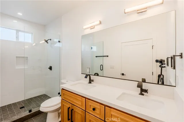 $2,000,000 | 5503 Adenmoor Avenue, Lakewood, CA 90713