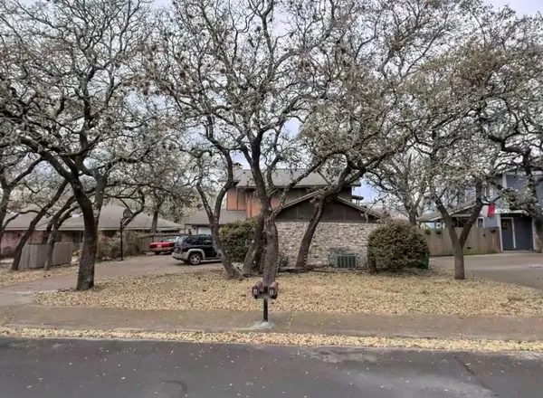 $1,900 | 8423 Fathom Circle, Unit B, Austin, TX 78750
