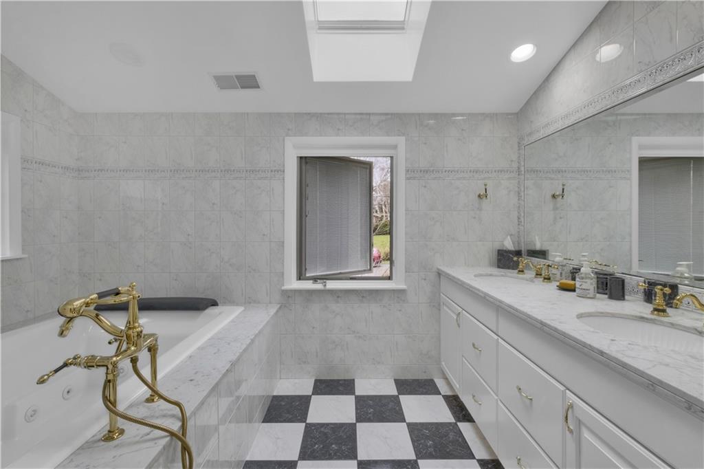 1177 Harvard Road Pittsburgh, PA 15205 - Photo 17 of 25 Gallery Image 17
