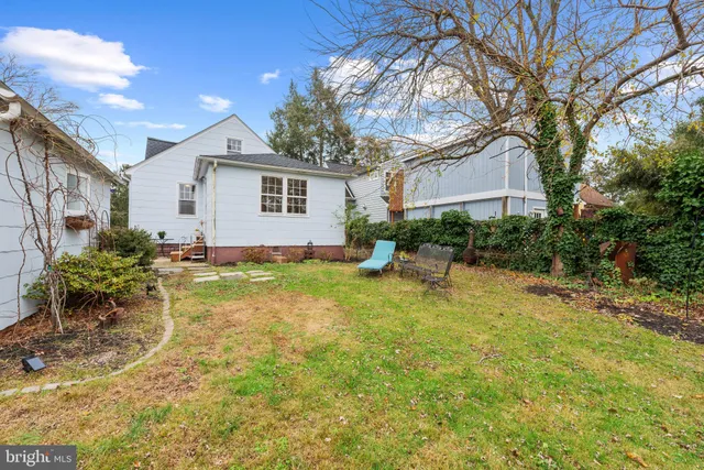 a house view with a outdoor space