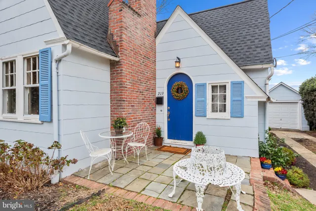 a view of a outdoor seating area