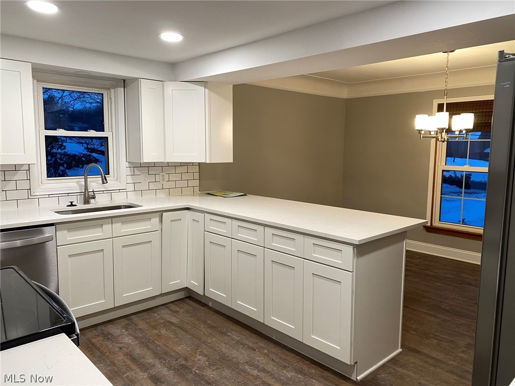 994 Chestnut Road Independence, OH 44131 - Photo 3 of 14 Eat-in kitchen