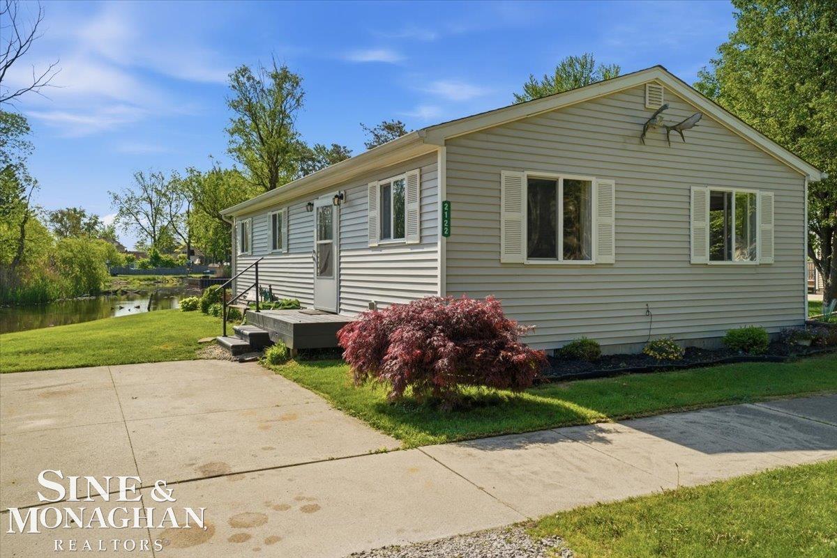 2122 Michigan Street Algonac, MI 48001 - Photo 1 of 40