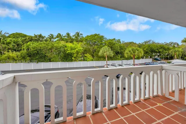 $3,100 | 100 Edgewater Drive, Unit 207, Coral Gables, FL 33133
