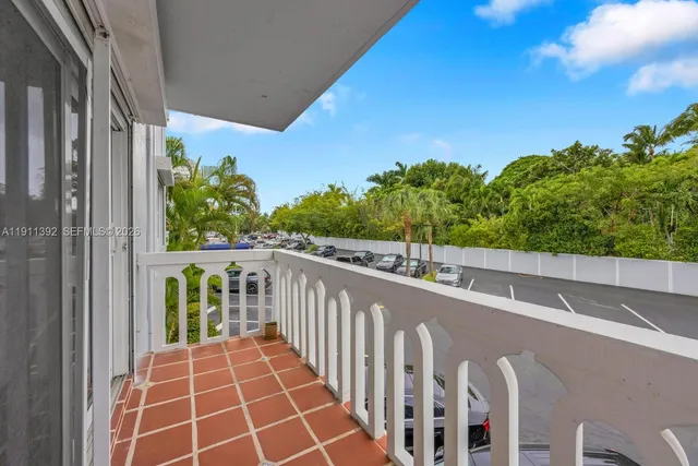 $3,100 | 100 Edgewater Drive, Unit 207, Coral Gables, FL 33133