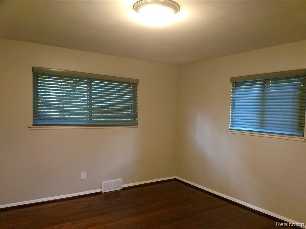 28241 Quail Hollow Road Farmington Hills, MI 48331 - Photo 14 of 21
