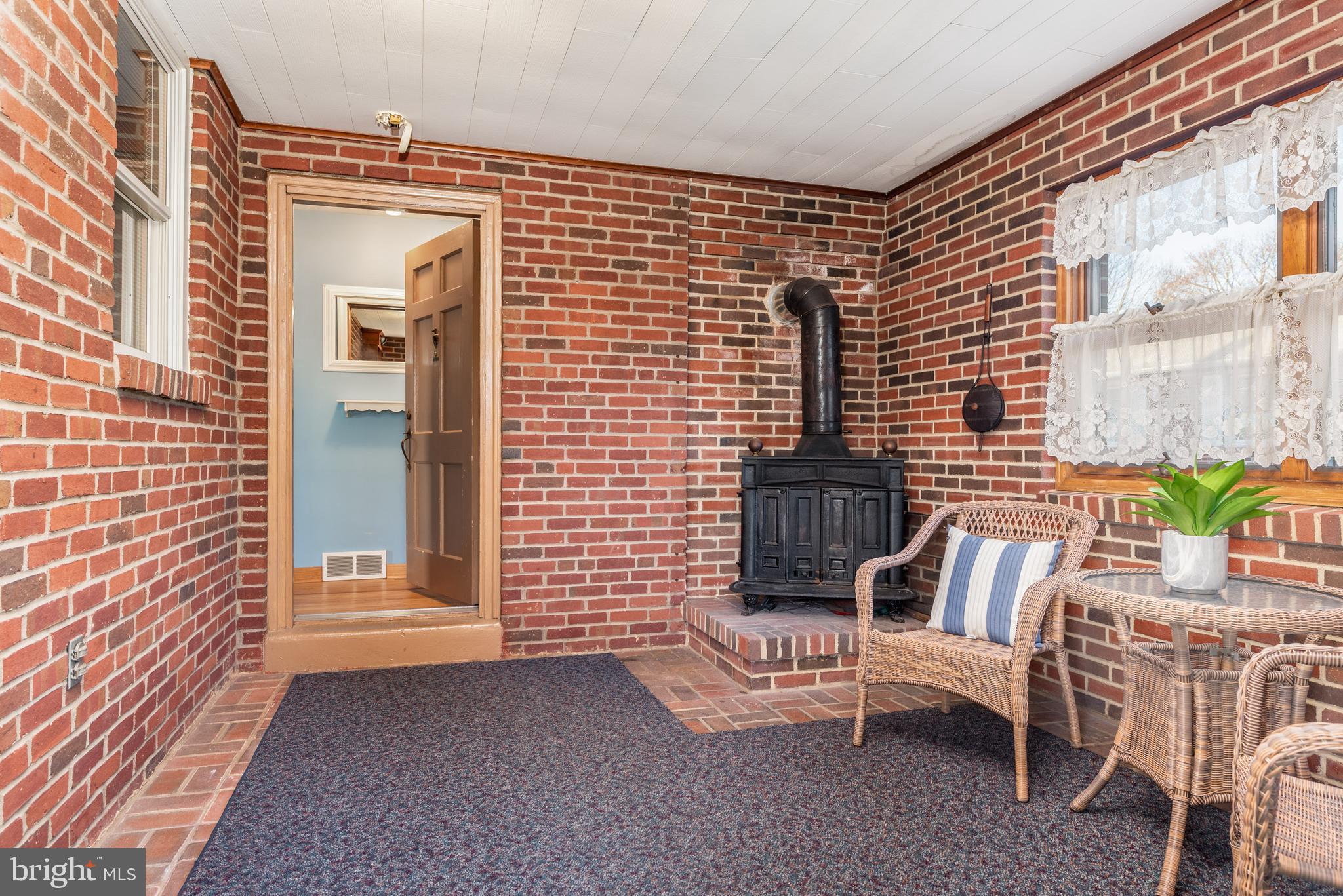 924 Springhaven Road Springfield, PA 19064 - Photo 4 of 26 Enclosed Front Porch.