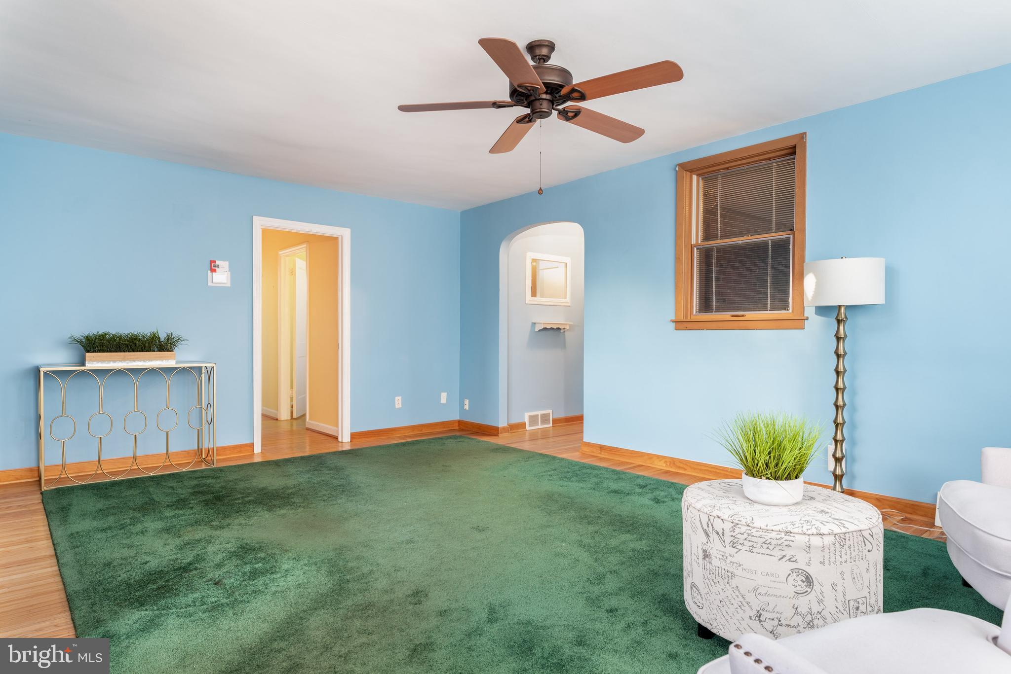924 Springhaven Road Springfield, PA 19064 - Photo 5 of 26 Living Room.