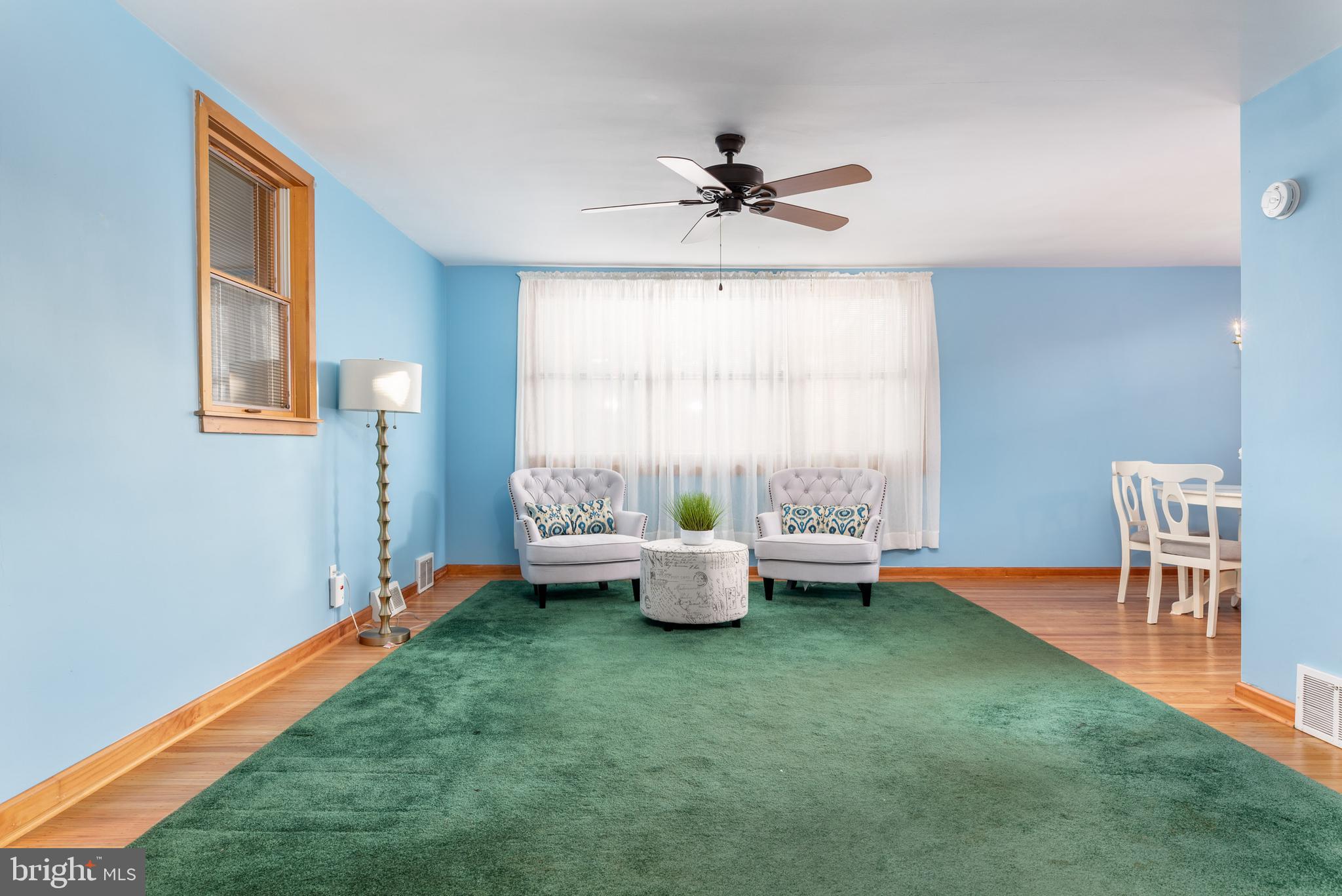 924 Springhaven Road Springfield, PA 19064 - Photo 6 of 26 Living Room.