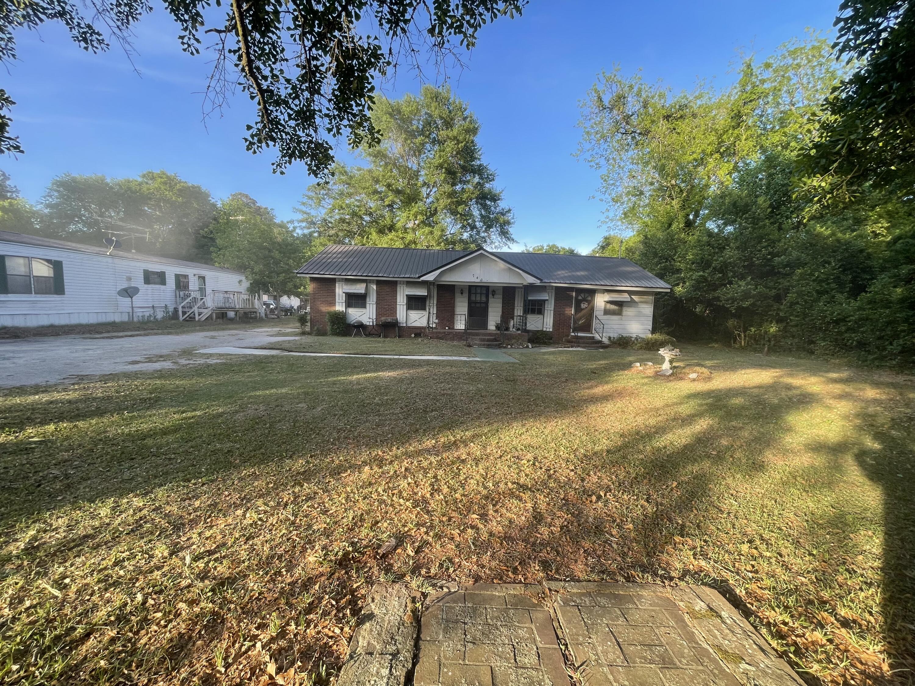 740 Railroad Avenue Elloree, SC 29047 - Photo 2 of 8