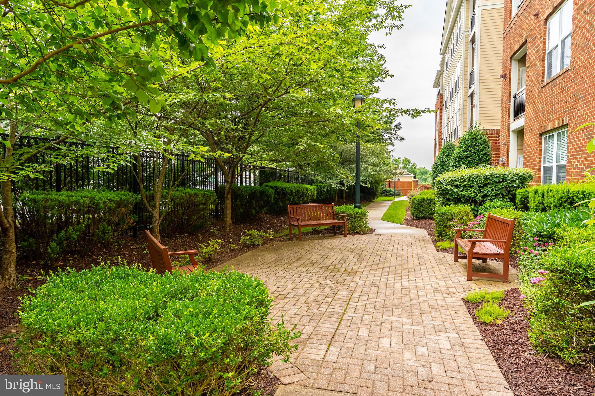 9405 Blackwell Road, Unit 103 Rockville, MD 20850 - Photo 19 of 28 Rear Seating Area