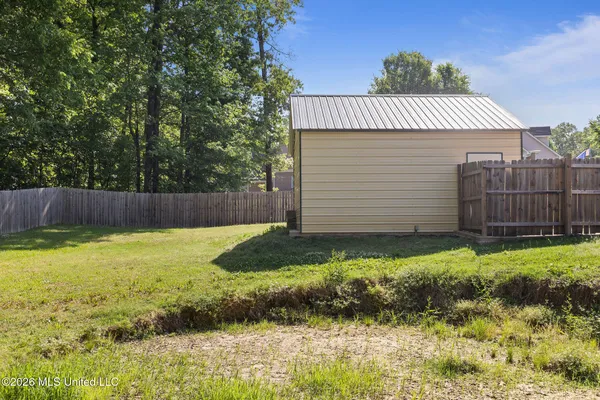 $445,000 | 3450 Woodland Trace North, Southaven, MS 38672