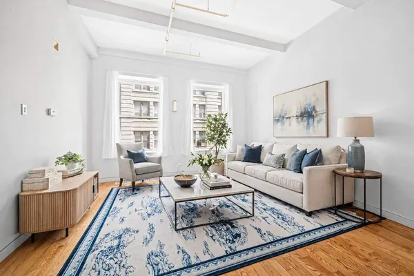 $995,000 | 16 West 19th Street, Unit 7B | Flatiron