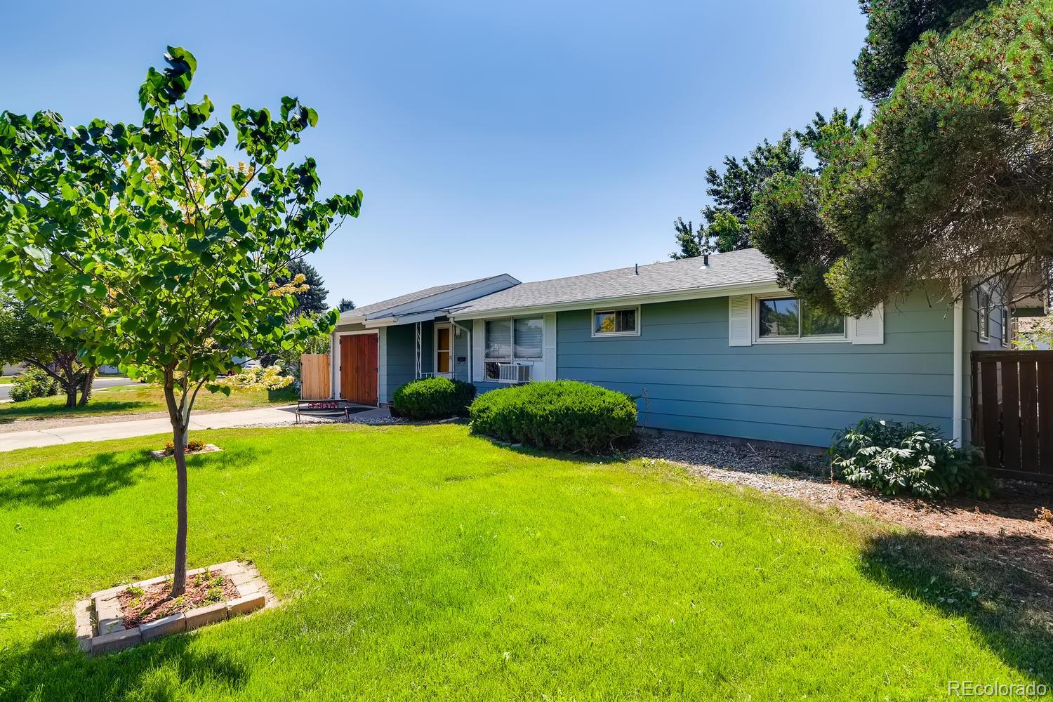 2618 Cedar Drive Loveland, CO 80538 - Photo 2 of 27