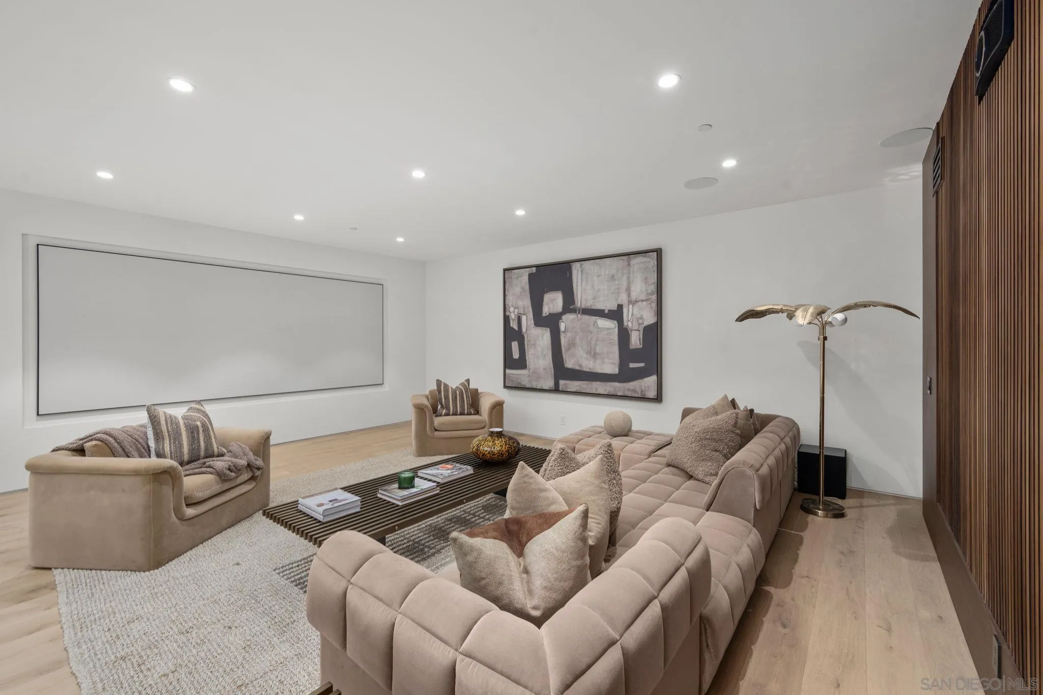 6323 Mimulus Rancho Santa Fe, CA 92067 - Photo 28 of 32 a living room with furniture and a potted plant