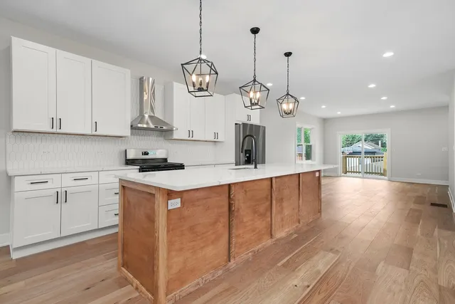 $739,900 | 2224 North Nordica Avenue, Chicago, IL 60707