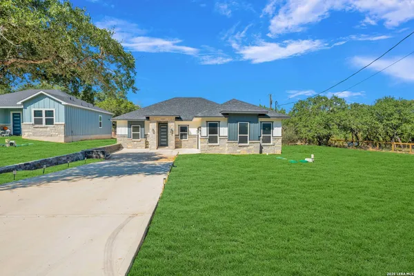$414,900 | 1363 Canyon Edge, Canyon Lake, TX 78133