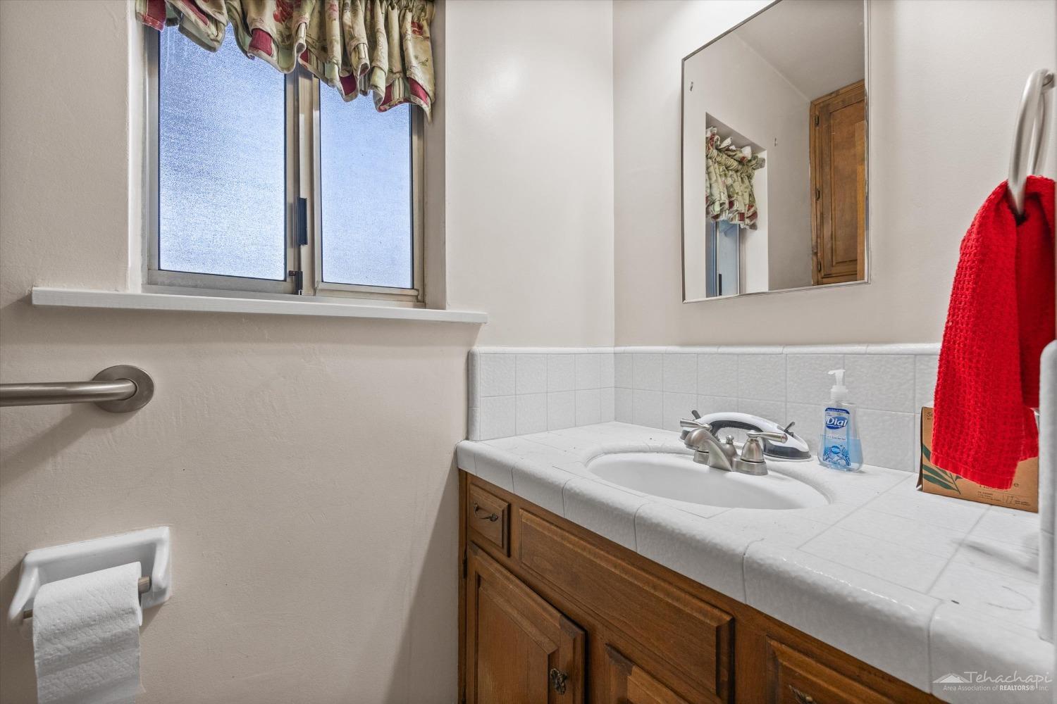20864 Old Town Road Tehachapi, CA 93561 - Photo 34 of 49 Gallery Image 34