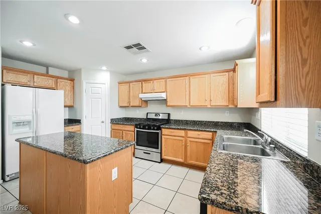 $2,440 | 4599 Deer Forest Avenue, Las Vegas, NV 89139