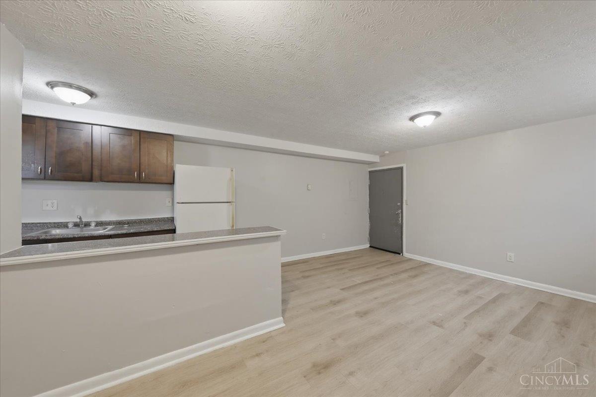 1209 West Galbraith Road Cincinnati, OH 45231 - Photo 5 of 16