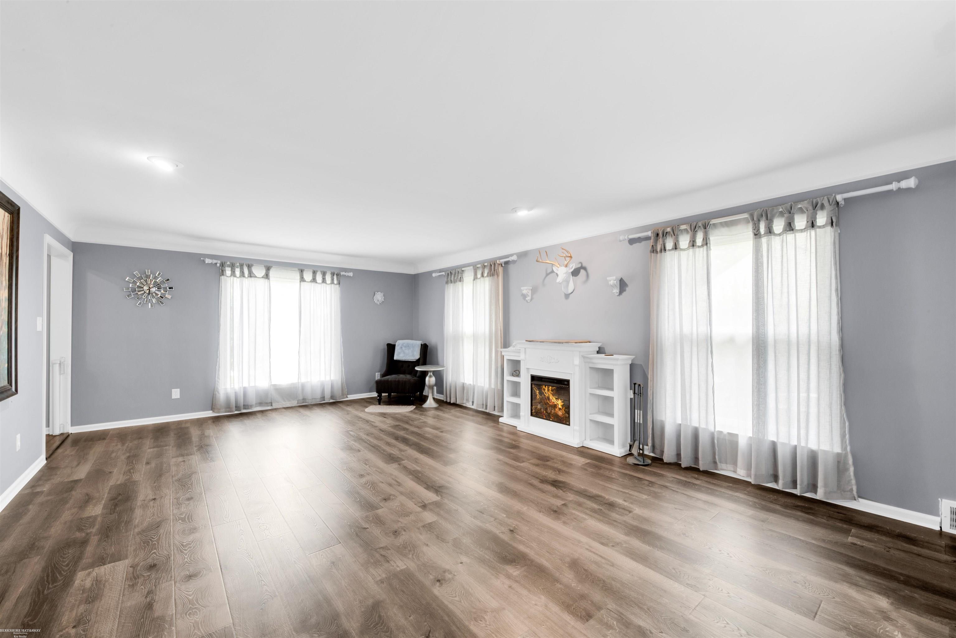 31 North Duval Road Grosse Pointe, MI 48236 - Photo 6 of 55 50118441-5.JPG