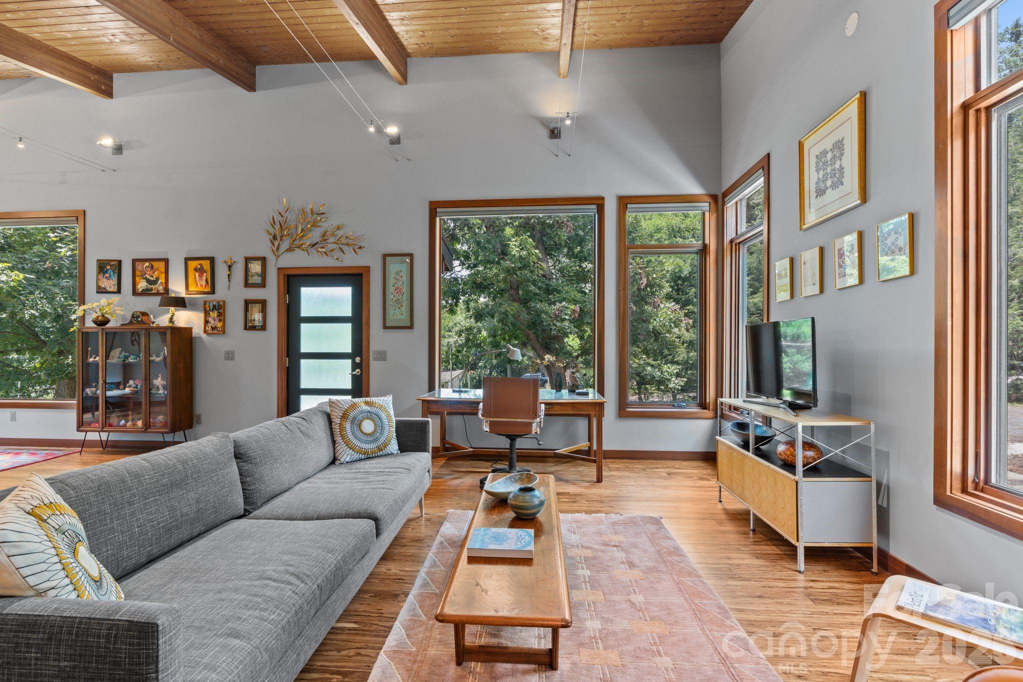 39 Wolf Road Asheville, NC 28805 - Photo 13 of 35 Gallery Image 13