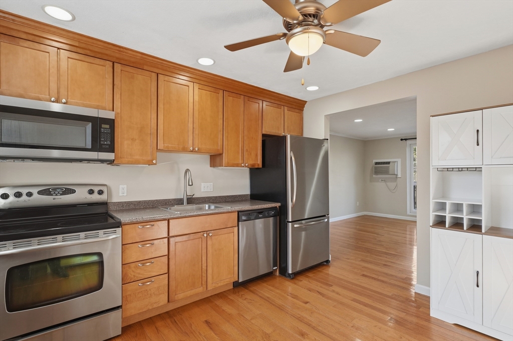 52 Burnap Road, Unit 2 Holliston, MA 01746 - Photo 5 of 21 Gallery Image 5