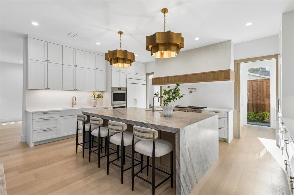6215 Lafayette Way Dallas, TX 75230 - Photo 8 of 36