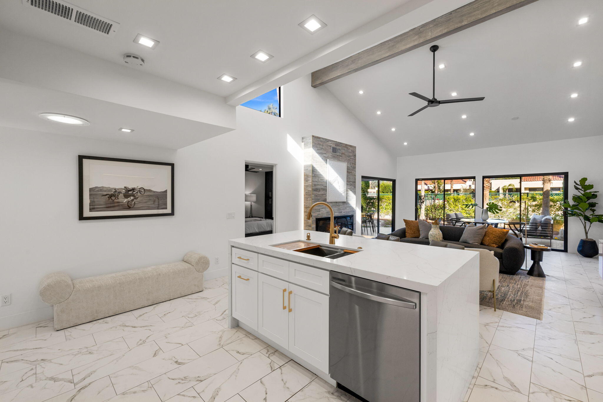 200 East Racquet Club Road, Unit 11 Palm Springs, CA 92262 - Photo 1 of 45 43-web-or-mls-2Z7A8386 (2)