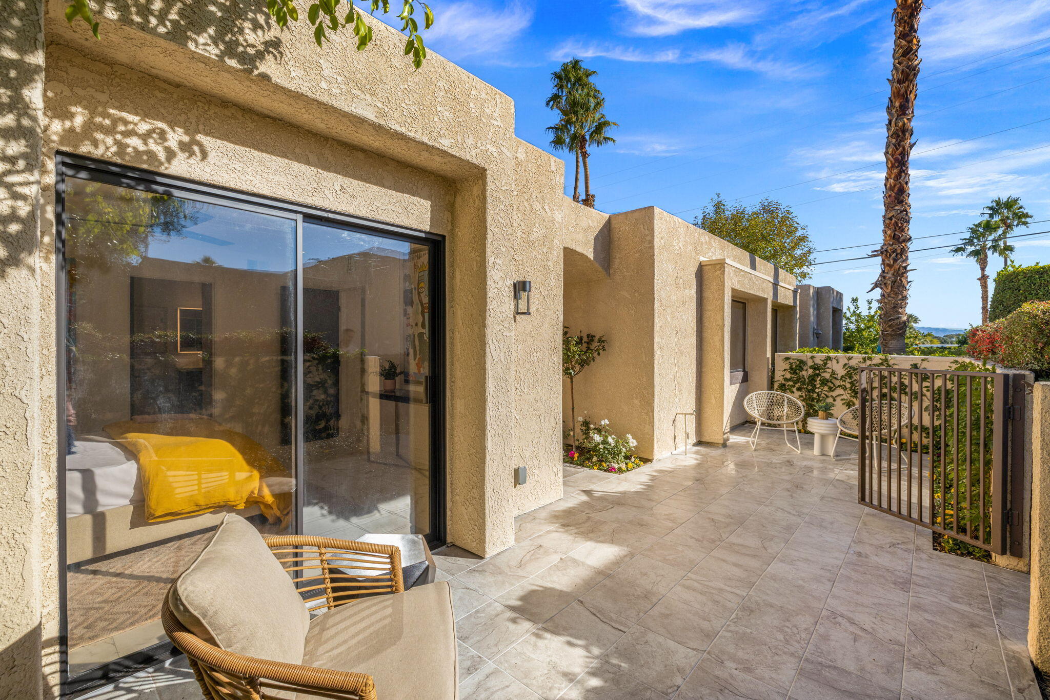 200 East Racquet Club Road, Unit 11 Palm Springs, CA 92262 - Photo 8 of 45 41-web-or-mls-2Z7A8377 (2)