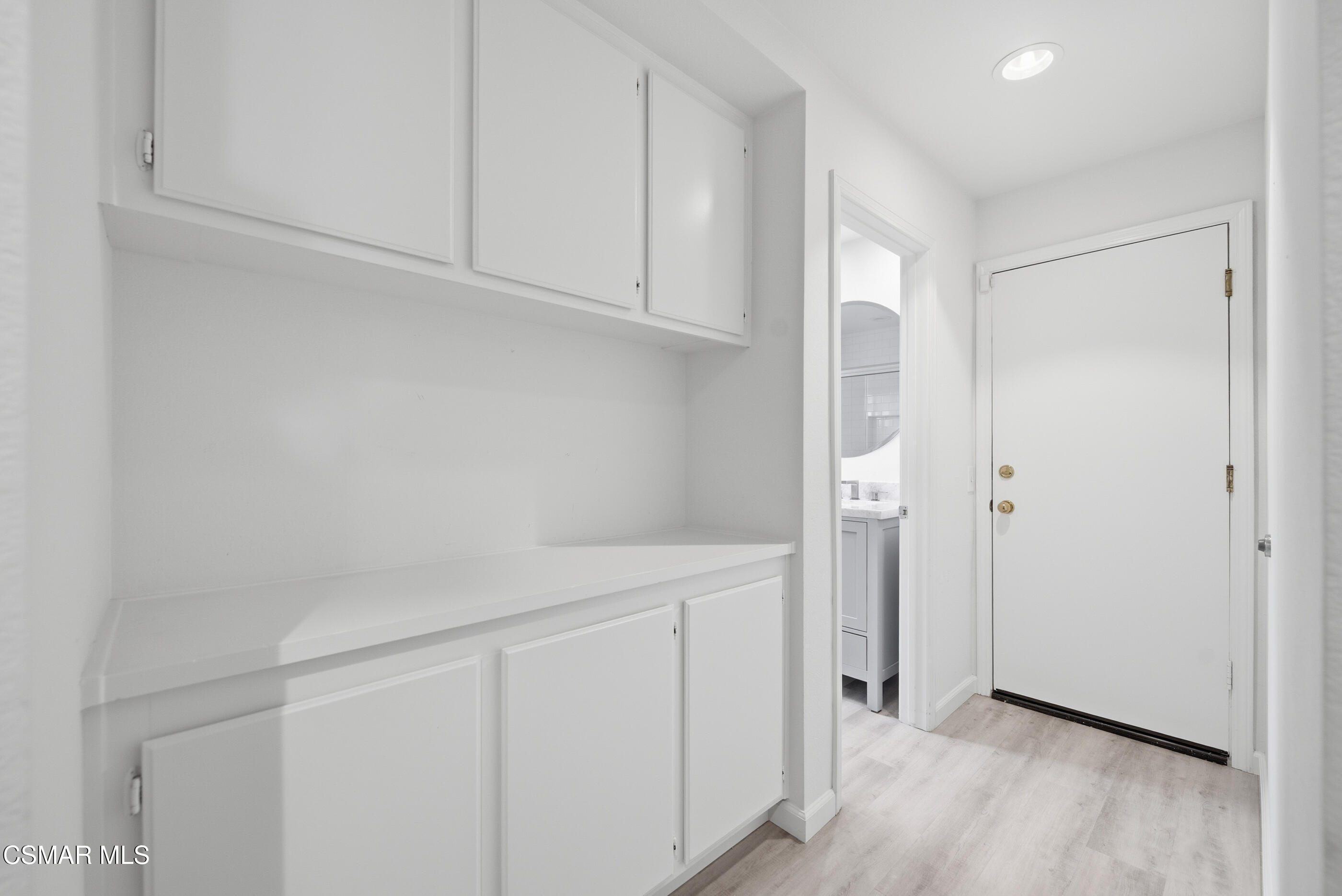 2565 Winthrop Court Simi Valley, CA 93065 - Photo 21 of 37 a view of cabinets