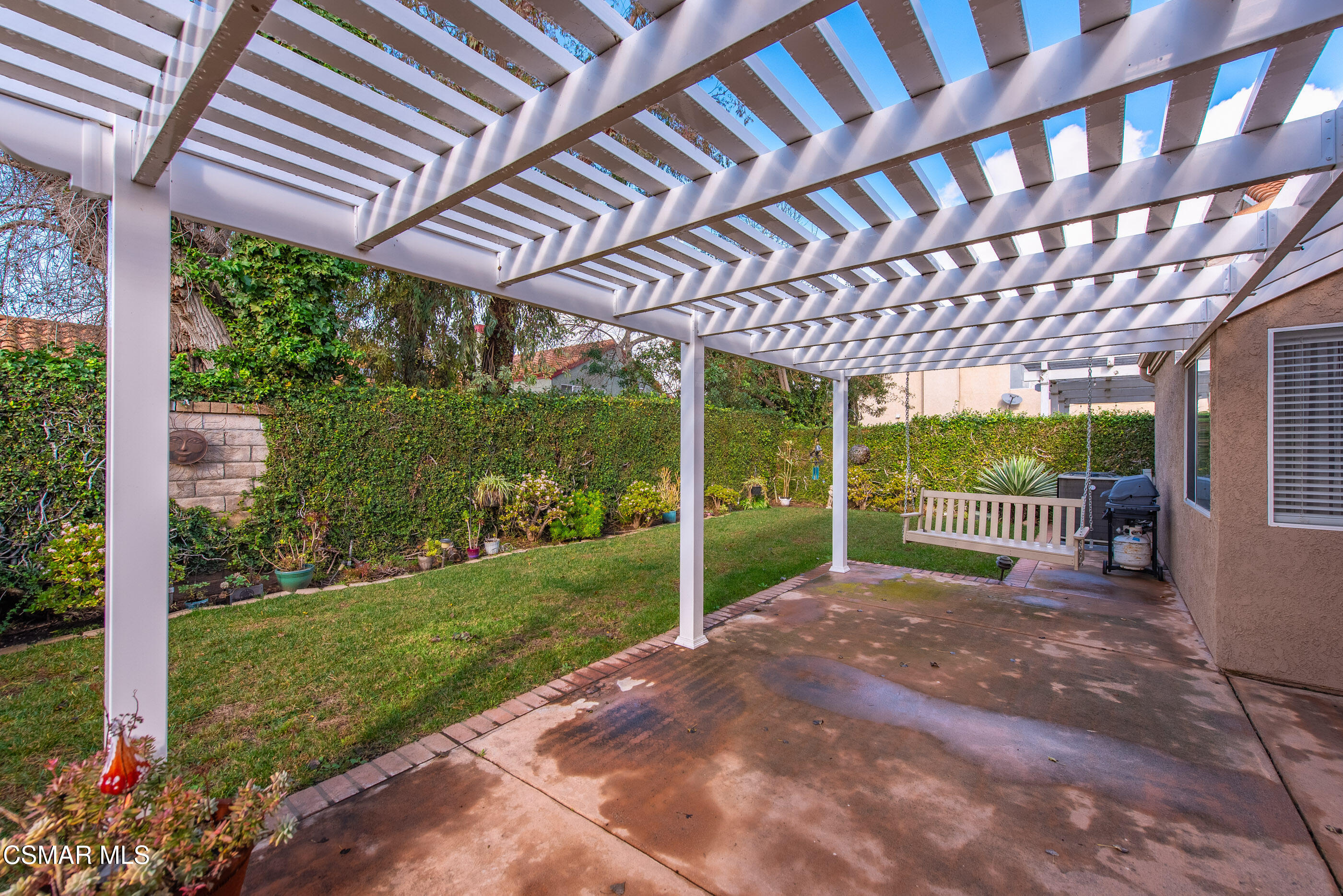 2565 Winthrop Court Simi Valley, CA 93065 - Photo 29 of 37 a view of a porch with a backyard