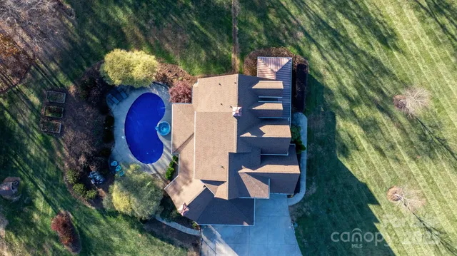 a view of a porch with furniture