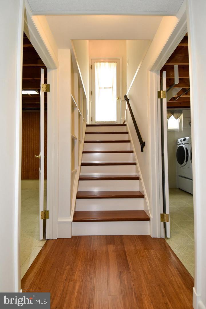 606 Kingsley Road Southwest Vienna, VA 22180 - Photo 22 of 45