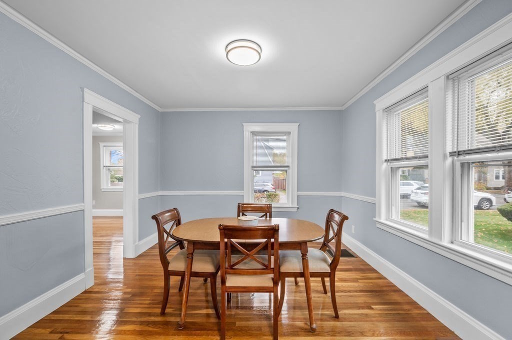 25 Tedesco Street Marblehead, MA 01945 - Photo 11 of 42 a dining room with furniture and window