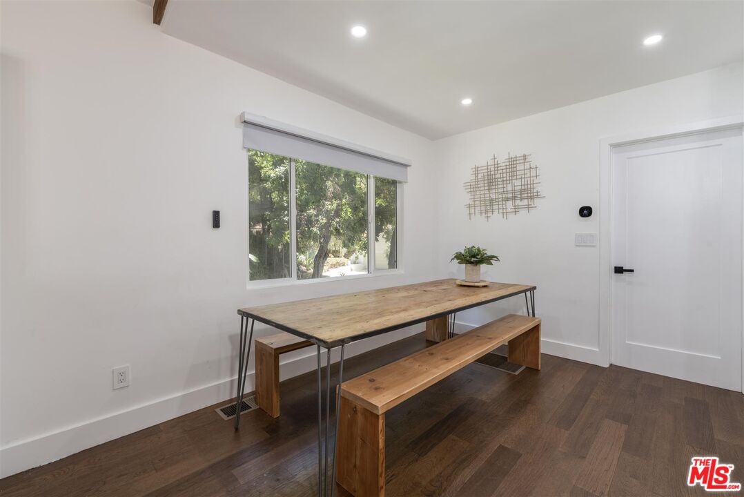 2429 Outpost Drive Los Angeles, CA 90068 - Photo 9 of 29 a room with table and window