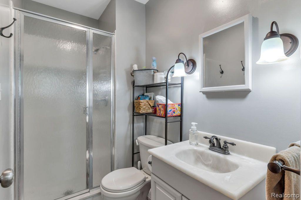 3124 West Hill Road Flint, MI 48507 - Photo 24 of 35