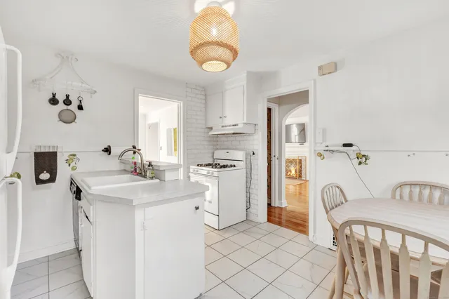 $3,600 | 124 Stiles Street, Stratford, CT 06614