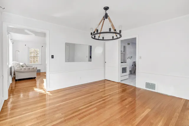 $3,600 | 124 Stiles Street, Stratford, CT 06614