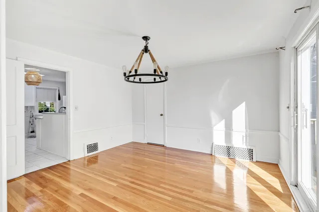 $3,600 | 124 Stiles Street, Stratford, CT 06614