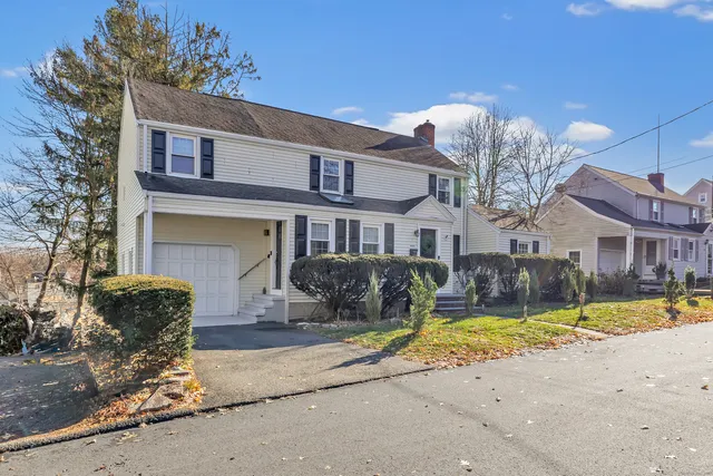 $3,600 | 124 Stiles Street, Stratford, CT 06614