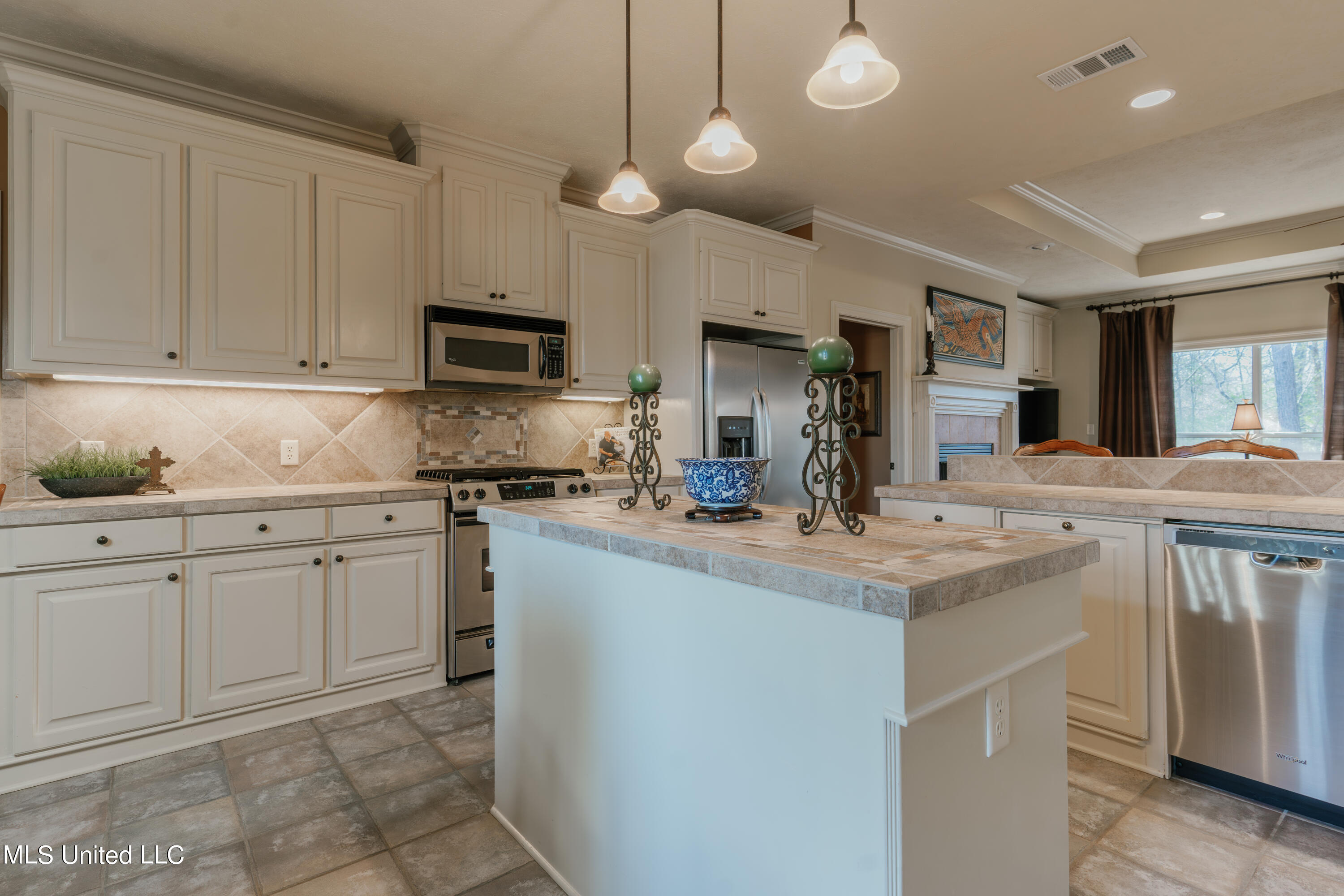 163 Baileys Ridge Circle Clinton, MS 39056 - Photo 13 of 55 13-Kitchen