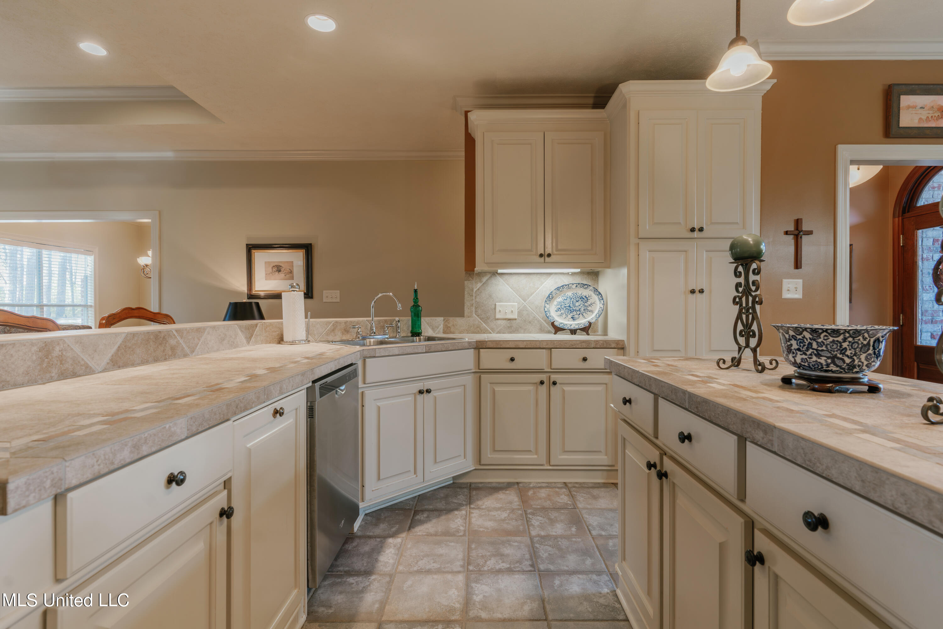 163 Baileys Ridge Circle Clinton, MS 39056 - Photo 15 of 55 15-Kitchen